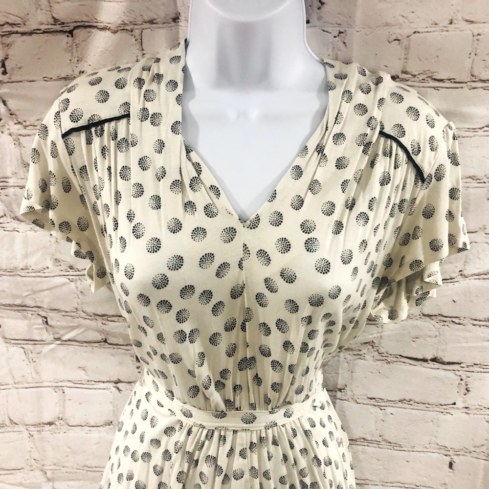 🎉HP🎉❤️‍🔥Elle❤️‍🔥V-Neck w/ Vintage Feel❤️‍🔥Measurements in Photos❤️‍🔥